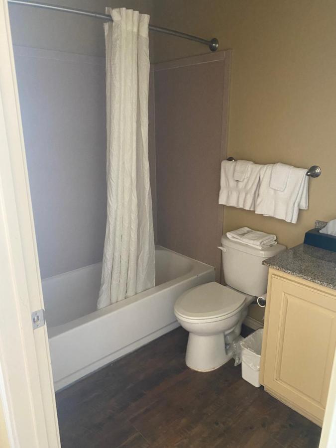 Southern Inns And Suites Now Offering Rv Spaces For Rent Yorktown Exteriör bild