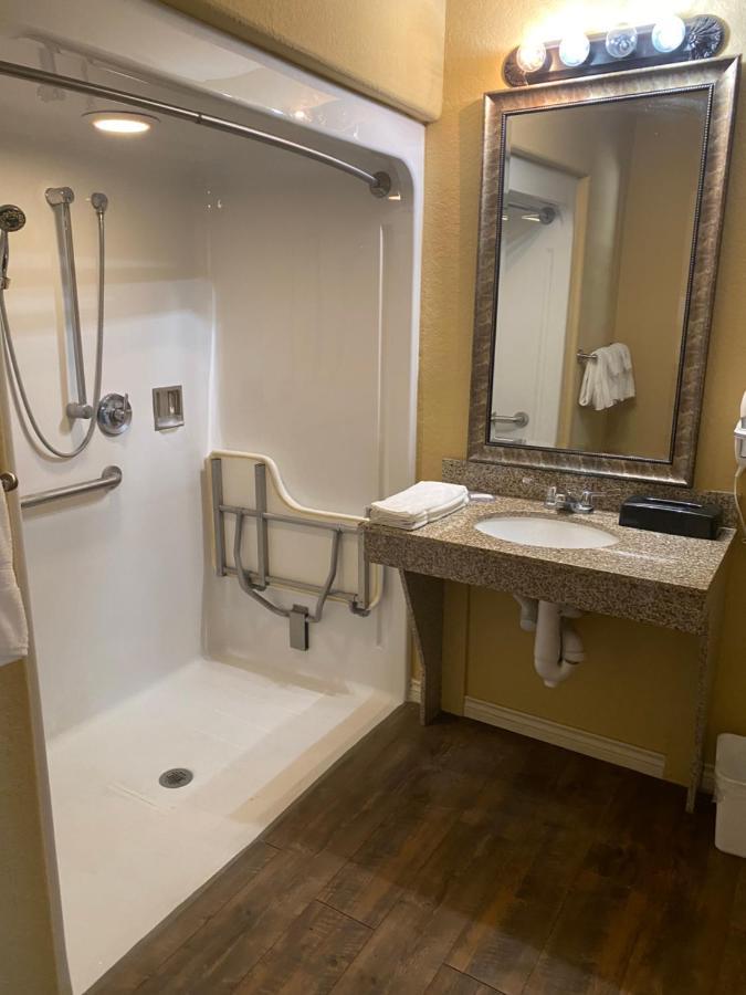 Southern Inns And Suites Now Offering Rv Spaces For Rent Yorktown Exteriör bild
